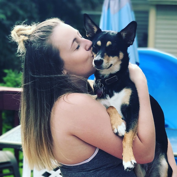 Meet your Posher, Erica - Picture 3 of 3